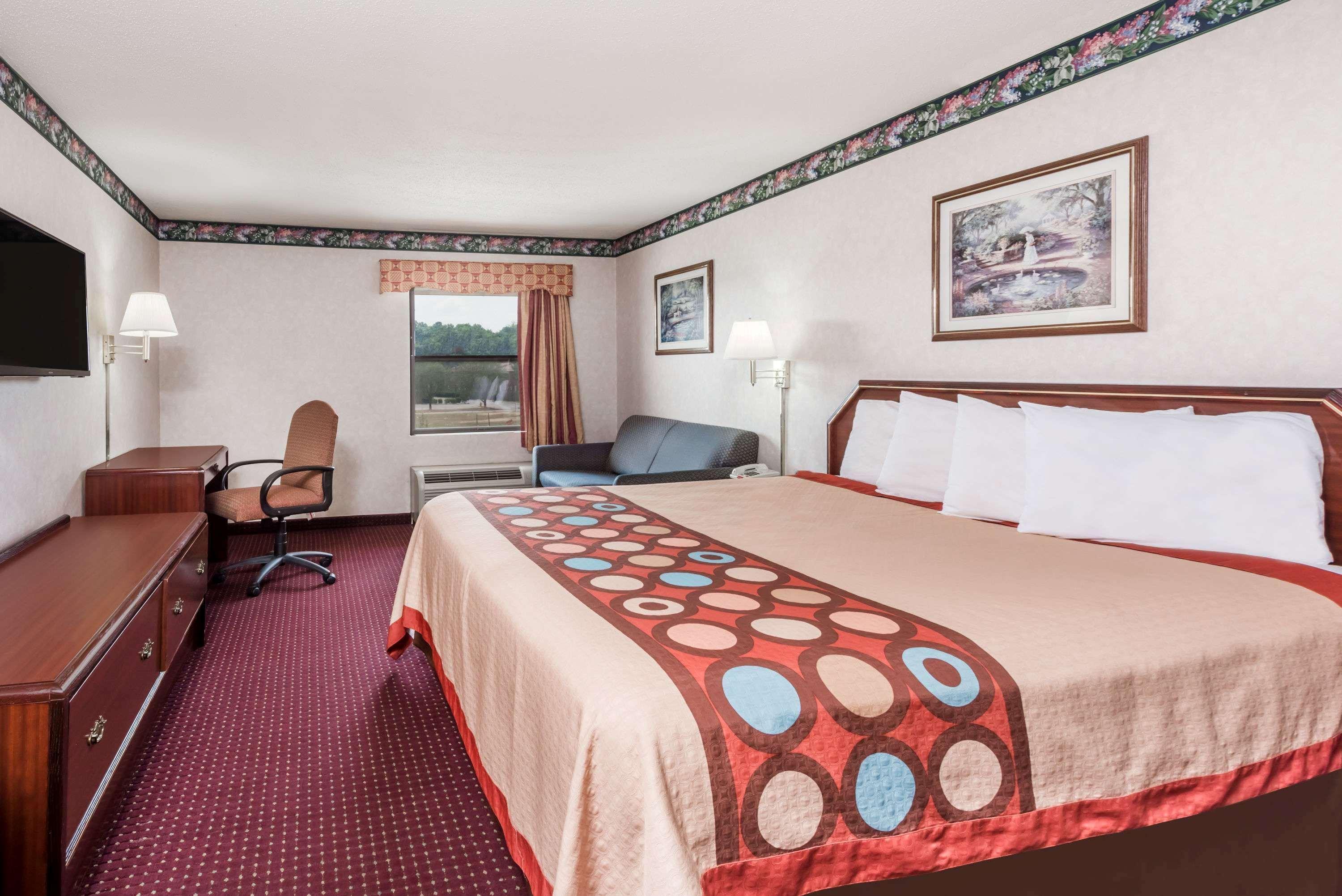 Super 8 By Wyndham Cleveland Motel Exterior foto