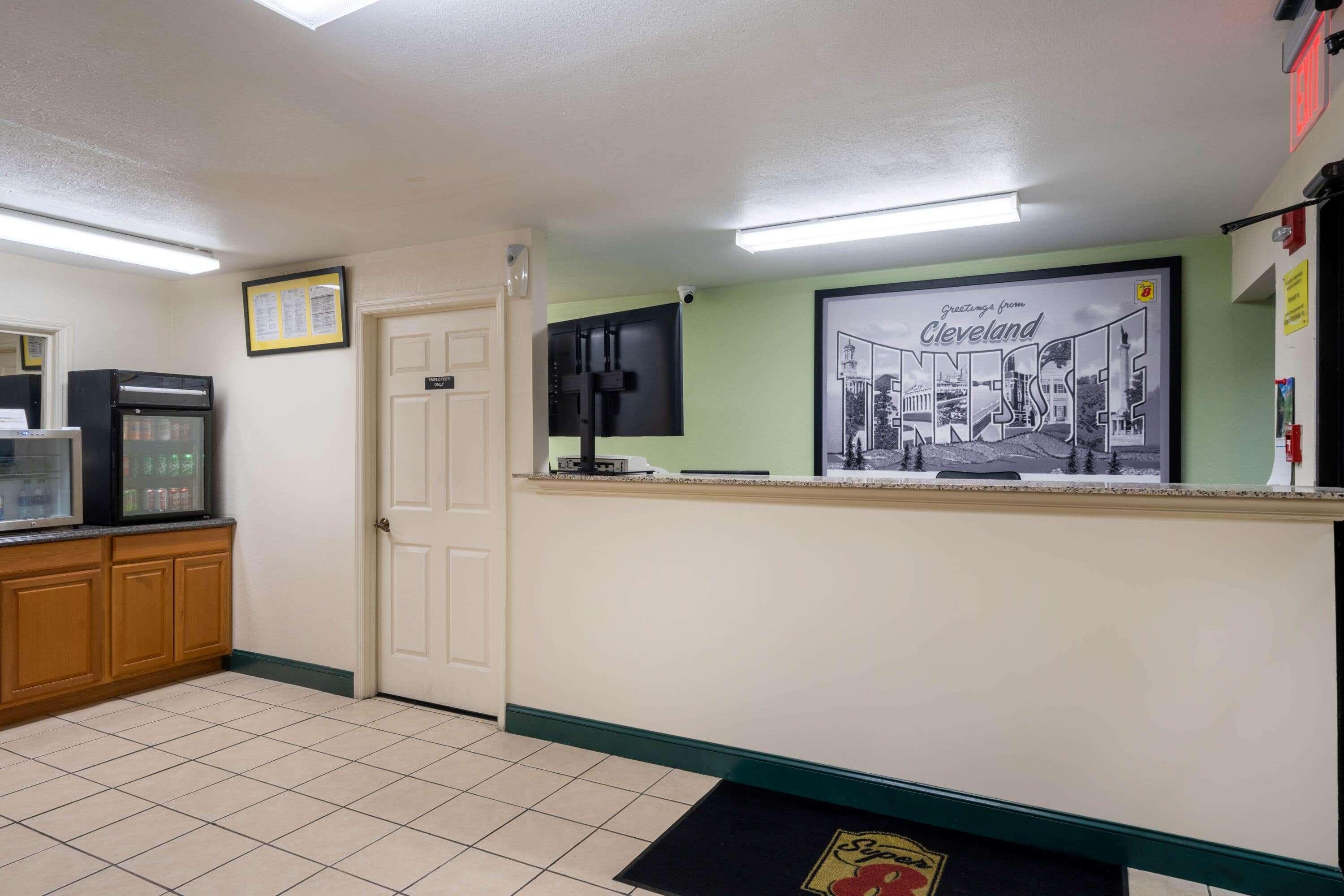 Super 8 By Wyndham Cleveland Motel Exterior foto